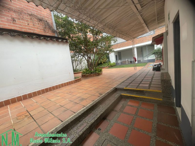 Casa-local disponible para Arriendo en Envigado Centro Foto numero 1