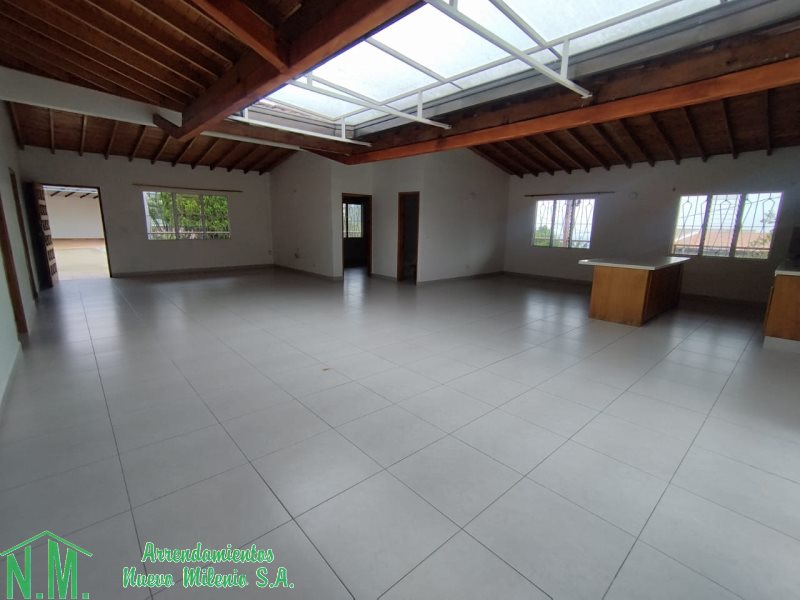 Casa-Finca disponible para Arriendo en Envigado La Mina Foto numero 1