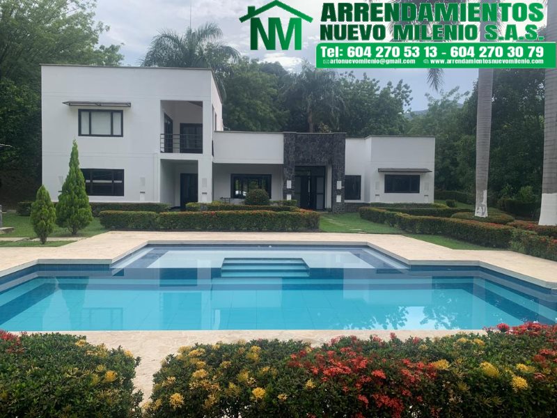 Casa-Finca disponible para Venta en Santafe De Antioquia Centro Foto numero 1