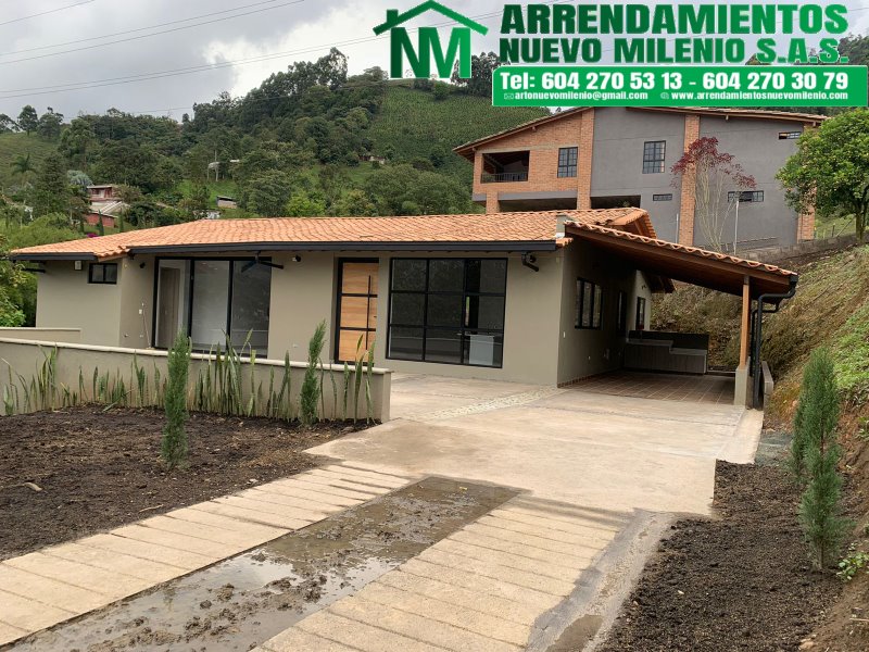 Casa-Finca disponible para Arriendo en Envigado La Mina Foto numero 1