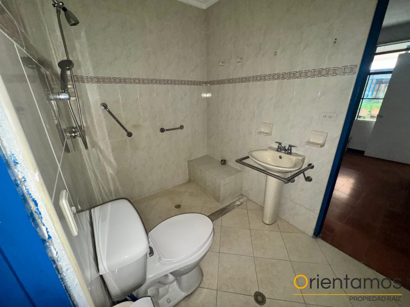 Casa-local disponible para el arriendo en Medellín el codigo es 20675 foto numero 16