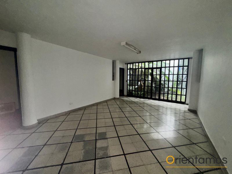 Casa-local disponible para el arriendo en Medellín el codigo es 20675 foto numero 5