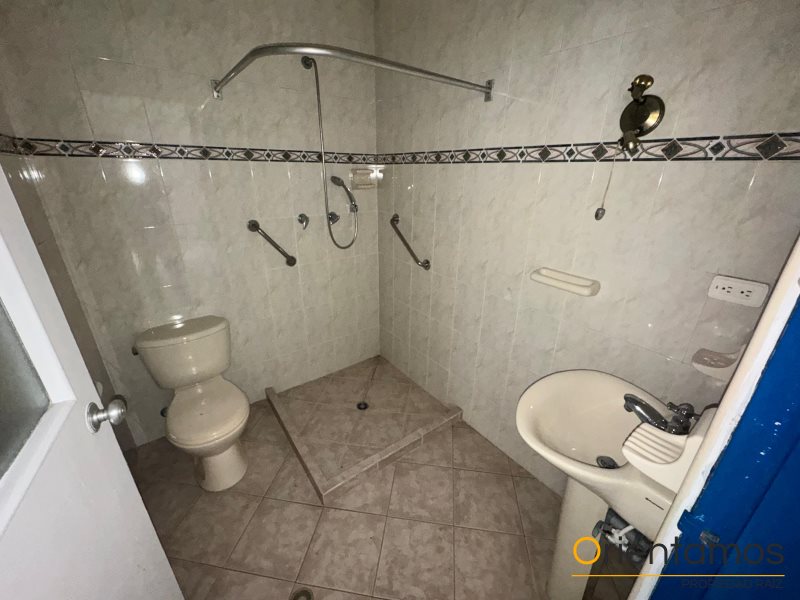 Casa-local disponible para el arriendo en Medellín el codigo es 20675 foto numero 17