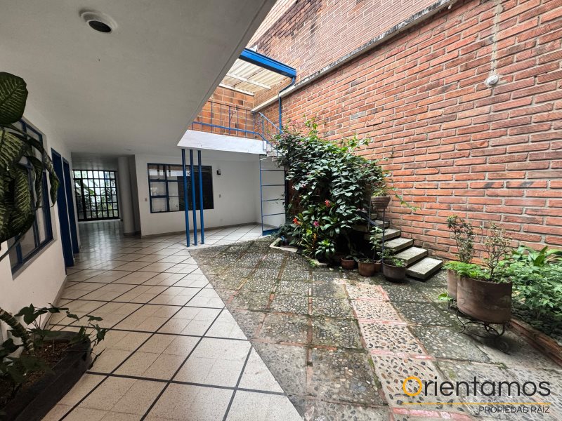 Casa-local disponible para el arriendo en Medellín el codigo es 20675 foto numero 3