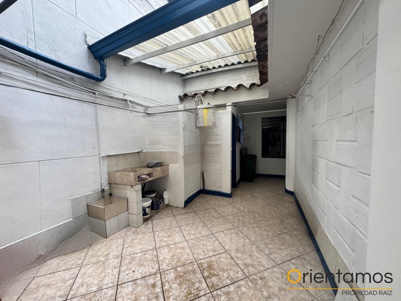Casa-local disponible para el arriendo en Medellín el codigo es 20675 foto numero 8