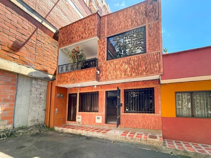Casa en venta en LA ESTRELLA, 270 m², 3 alcobas, 2 baños