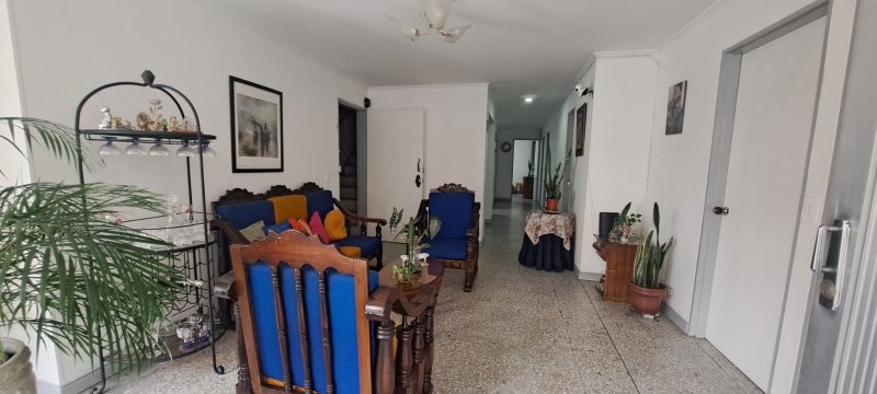 Casa en venta en VIVIENDAS DEL SUR, 103 m², 4 alcobas, 2 baños