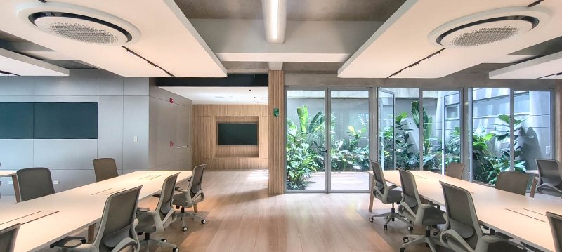 Oficina en arriendo en LAURELES, 270 m², 2 baños