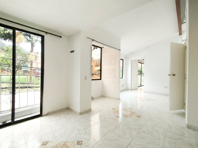 Apartamento en arriendo en LA ESTRELLA, 70 m², 2 alcobas, 2 baños