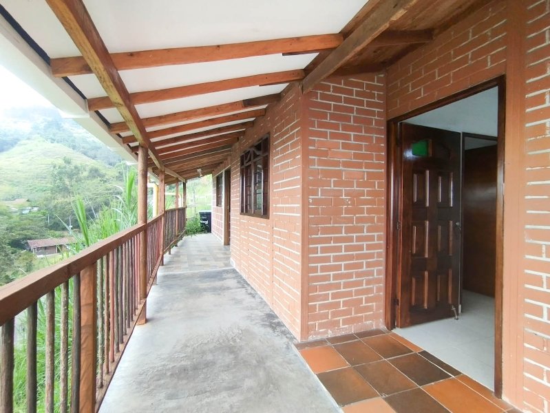Casa-Finca en arriendo en SAN ANTONIO DE PRADO, 100 m², 3 alcobas, 2 baños