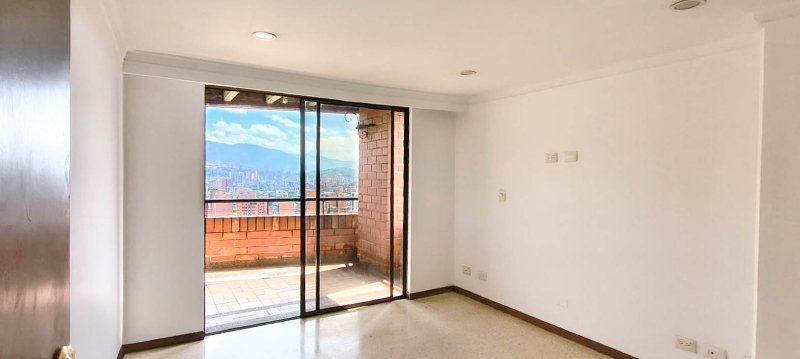 Apartamento en arriendo en LA CASTELLANA, 130 m², 3 alcobas, 3 baños