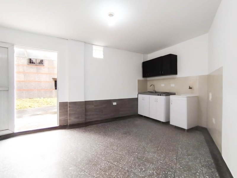 Local en arriendo en LA ESTRELLA, 20 m², 1 baño
