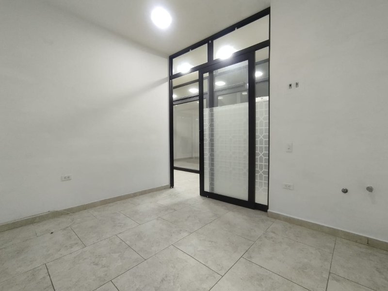 Local en arriendo en LA ESTRELLA, 15 m², 1 baño