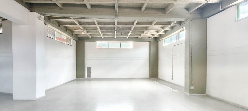 Local en arriendo en BELEN, 190 m², 2 baños
