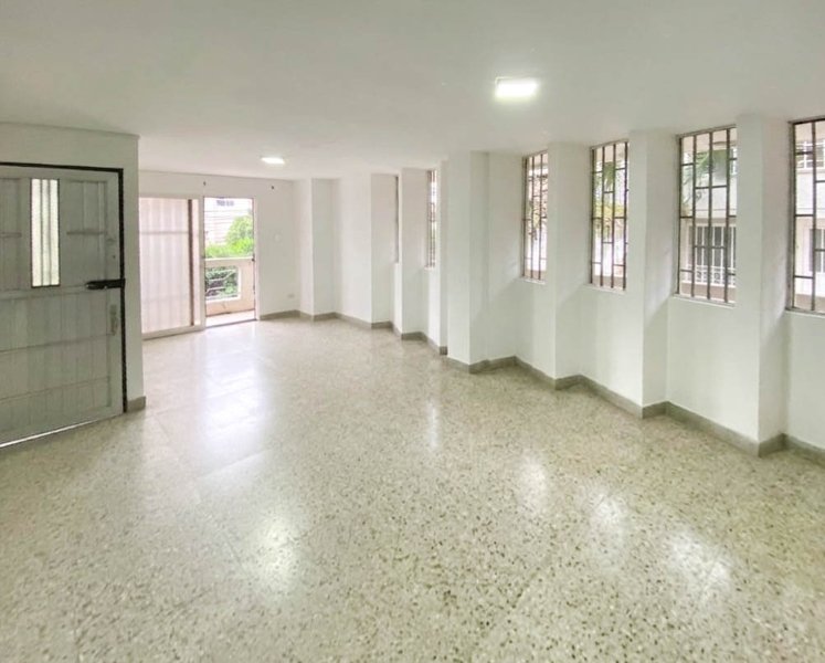 Local en arriendo en LAURELES, 144 m², 6 alcobas, 3 baños