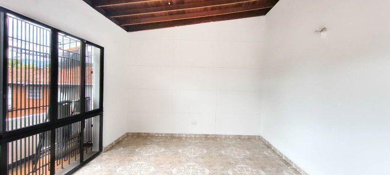 Casa en arriendo en VILLA HERMOSA, 90 m², 2 alcobas, 1 baño
