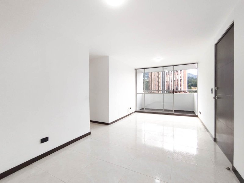 Apartamento en arriendo en LA ESTRELLA, 75 m², 3 alcobas, 2 baños