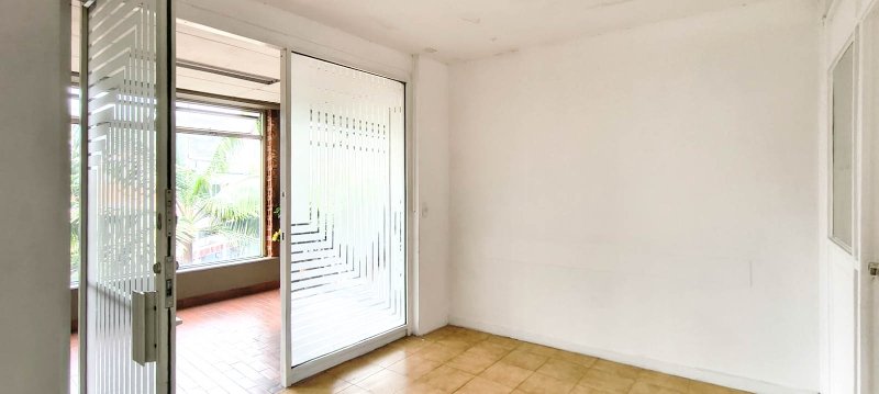 Oficina en arriendo en VILLA DE LA ABURRÁ, 32 m², 1 baño