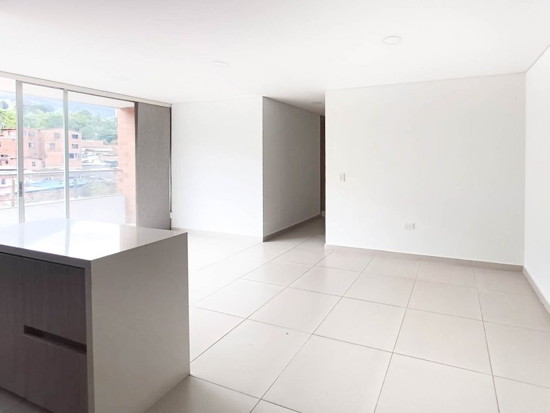 Apartamento en arriendo en LA ESTRELLA, 80 m², 3 alcobas, 2 baños