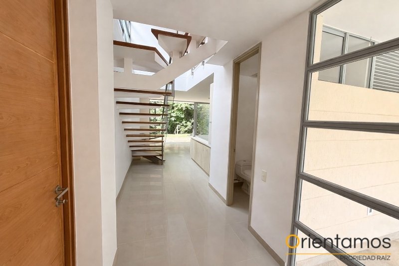 Casa para la venta en Envigado - San Lucas el codigo es 21088 foto numero 6