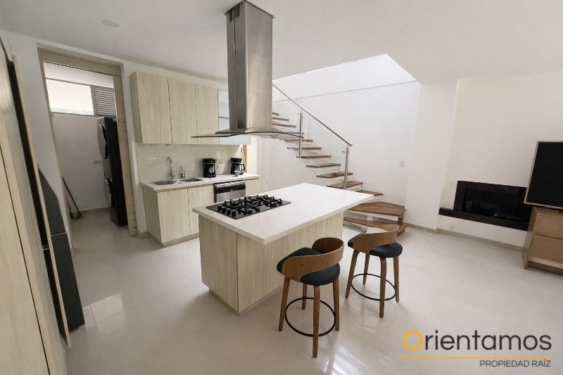 Casa para la venta en Envigado - San Lucas el codigo es 21088 foto numero 3