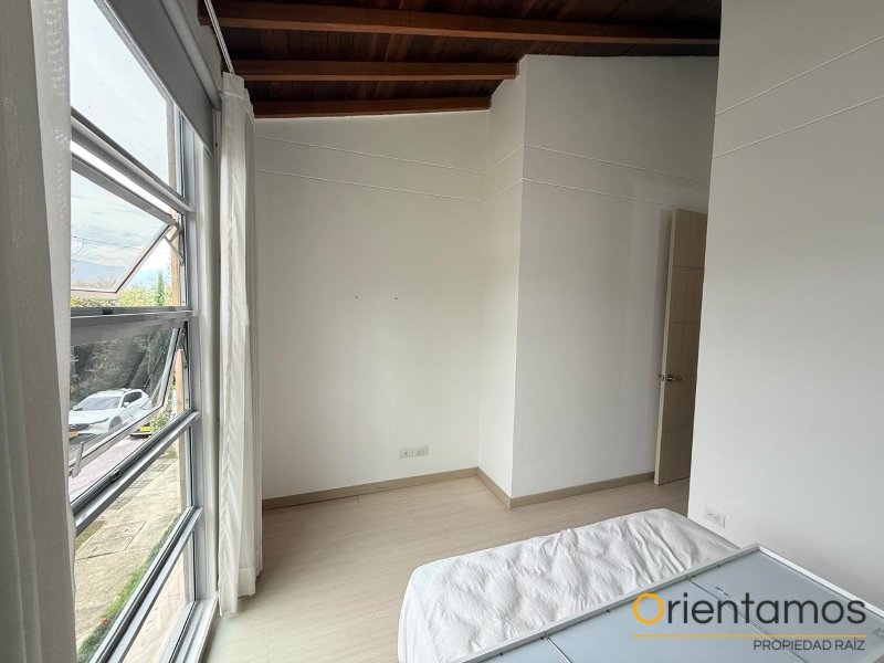 Casa para la venta en Envigado - San Lucas el codigo es 21088 foto numero 18