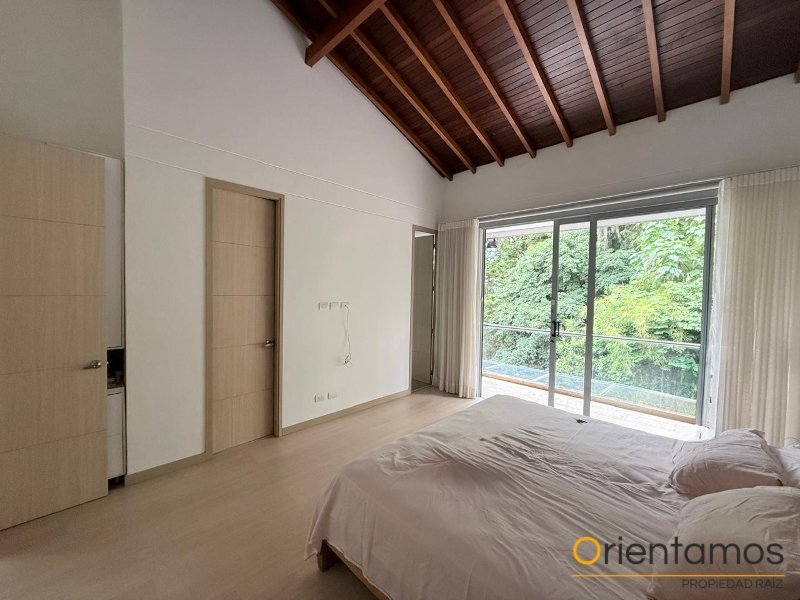 Casa para la venta en Envigado - San Lucas el codigo es 21088 foto numero 21