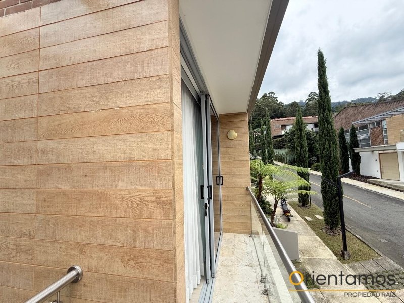 Casa para la venta en Envigado - San Lucas el codigo es 21088 foto numero 15