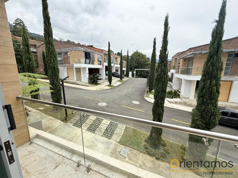 Casa para la venta en Envigado - San Lucas el codigo es 21088 foto numero 16