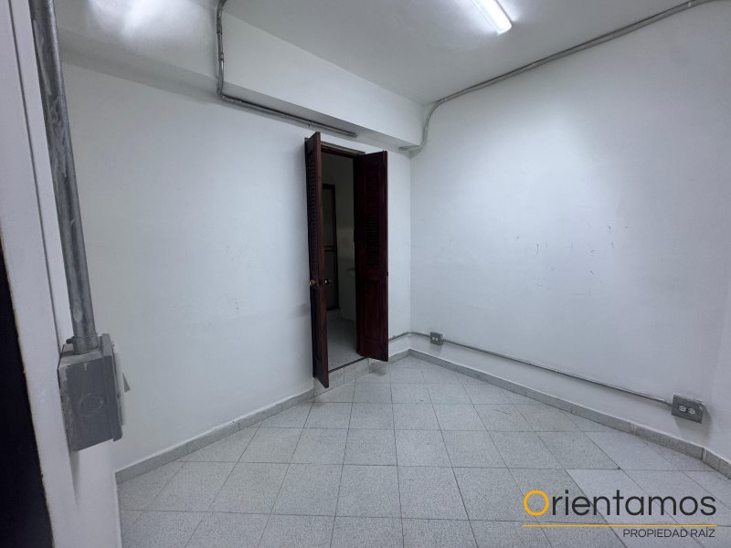Casa-local disponible para el arriendo en Envigado el codigo es 20292 foto numero 11
