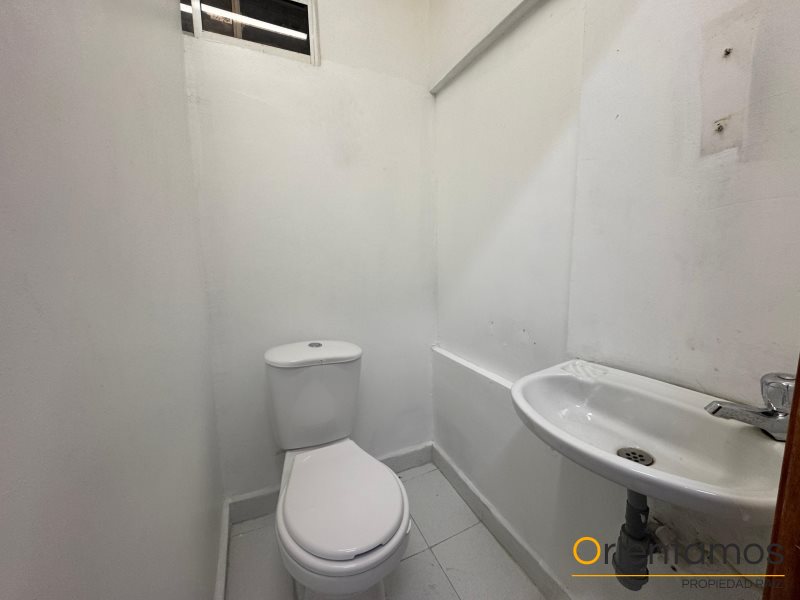 Casa-local disponible para el arriendo en Envigado el codigo es 20292 foto numero 14