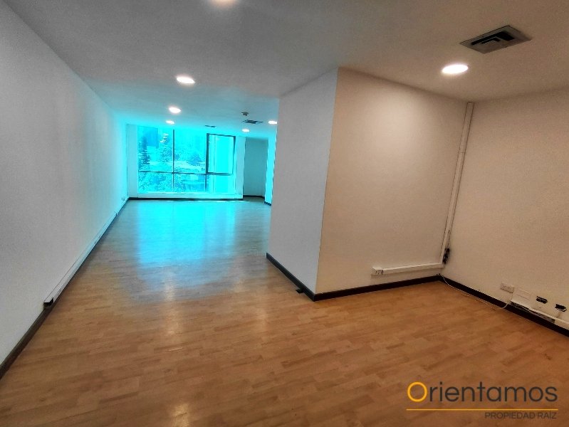 Oficina disponible para el arriendo en Medellín el codigo es 13445 foto numero 2