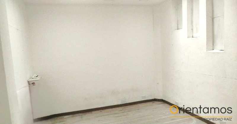 Casa-local disponible para el arriendo en Medellín el codigo es 21488 foto numero 3