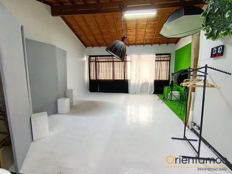 Local disponible para el arriendo en Medellín el codigo es 9976 foto numero 2