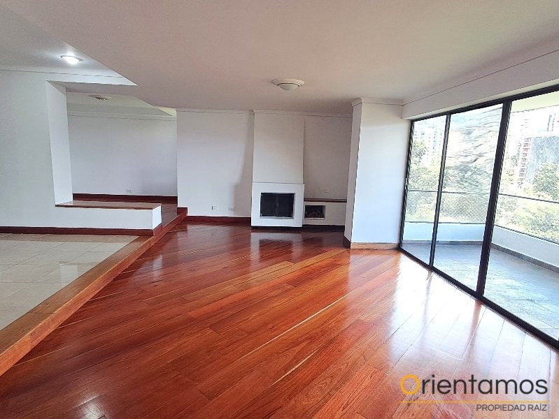Apartamento disponible para el arriendo en Medellín el codigo es 21501 foto numero 2
