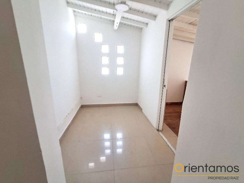 Casa-local disponible para el arriendo en Medellín el codigo es 21471 foto numero 4