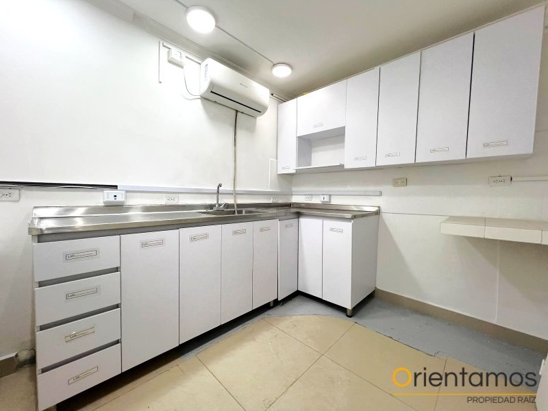 Casa-local disponible para el arriendo en Medellín el codigo es 21471 foto numero 11