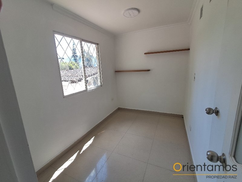 Casa-local disponible para el arriendo en Medellín el codigo es 21471 foto numero 17