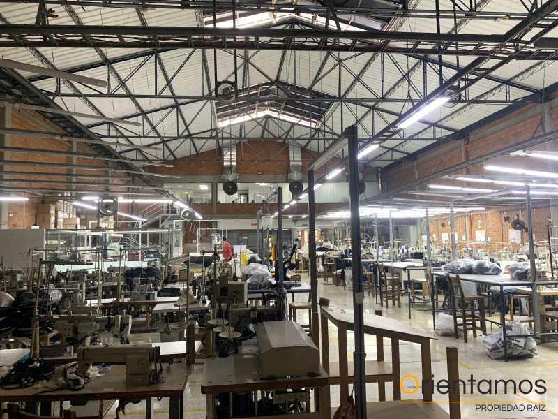 Bodega disponible para el arriendo en Medellín el codigo es 16199 foto numero 2