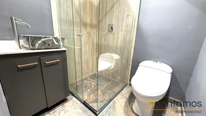 Casa-local disponible para el arriendo en Medellín el codigo es 21480 foto numero 12