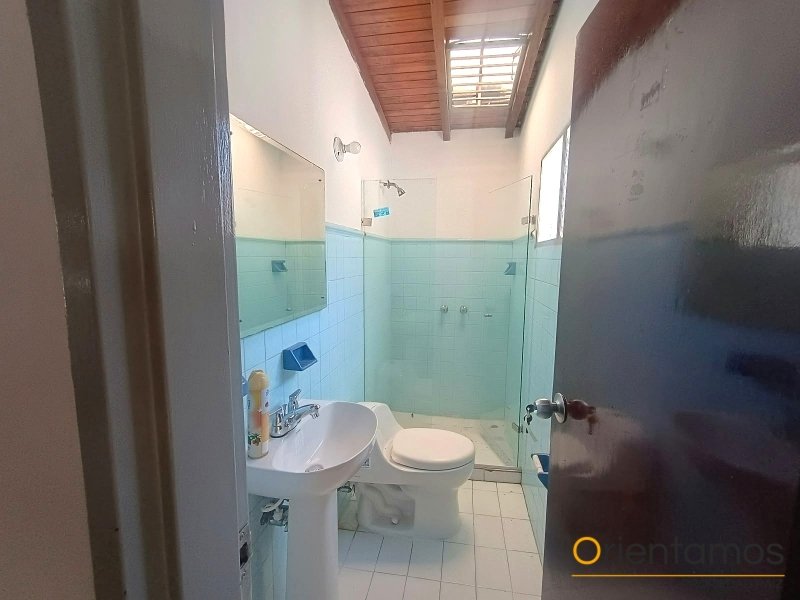 Casa-local disponible para el arriendo en Medellín el codigo es 21521 foto numero 6