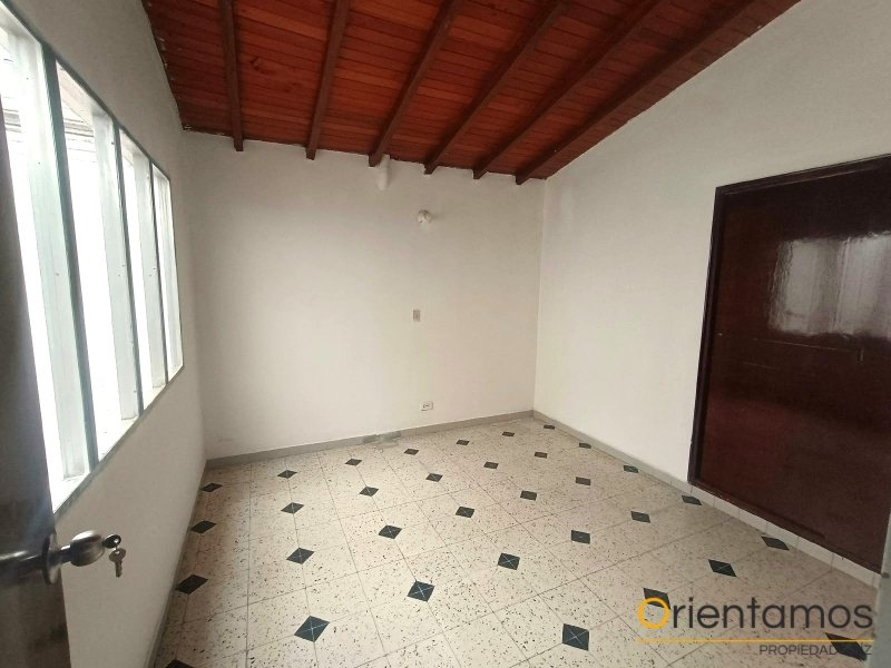Casa-local disponible para el arriendo en Medellín el codigo es 21521 foto numero 7