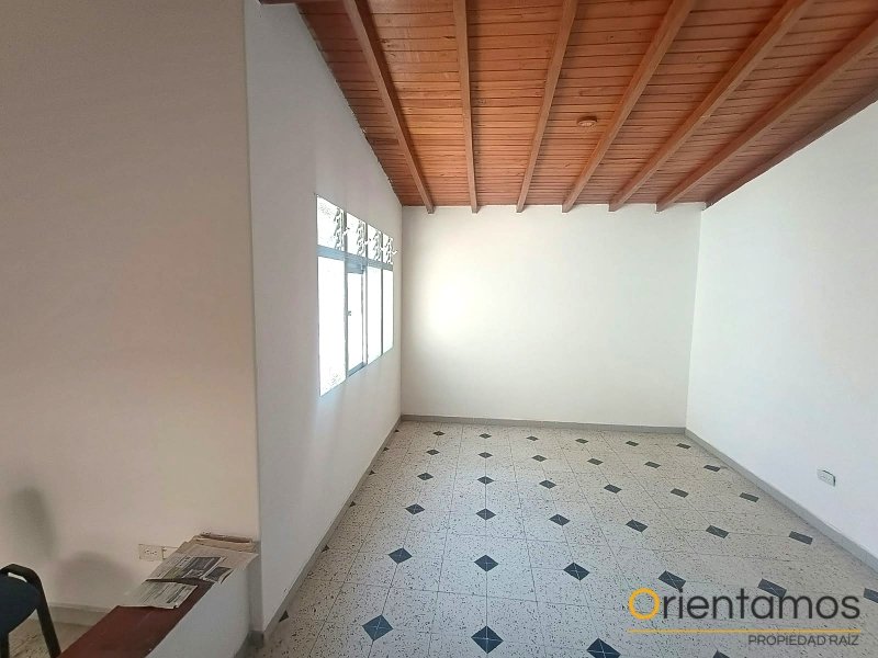 Casa-local disponible para el arriendo en Medellín el codigo es 21521 foto numero 9