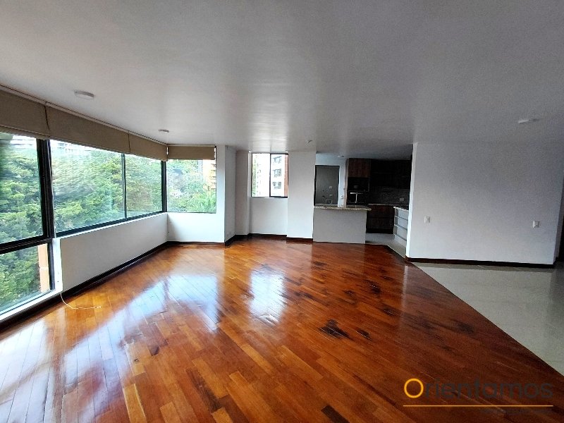 Apartamento disponible para el arriendo en Medellín el codigo es 21510 foto numero 3
