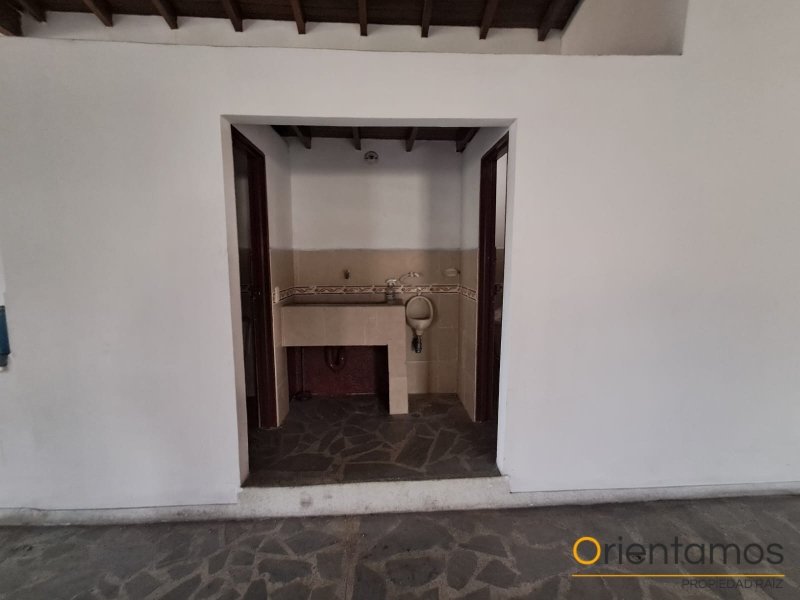 Bodega para el arriendo en Medellín - Caribe el codigo es 21520 foto numero 10