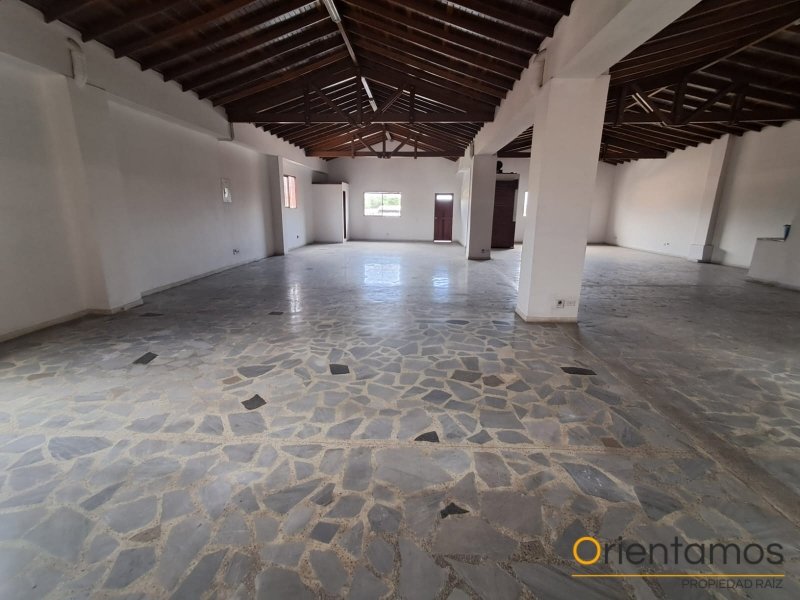 Bodega para el arriendo en Medellín - Caribe el codigo es 21520 foto numero 15