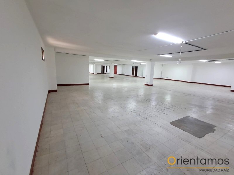 Bodega para el arriendo en Medellín - Caribe el codigo es 11648 foto numero 4