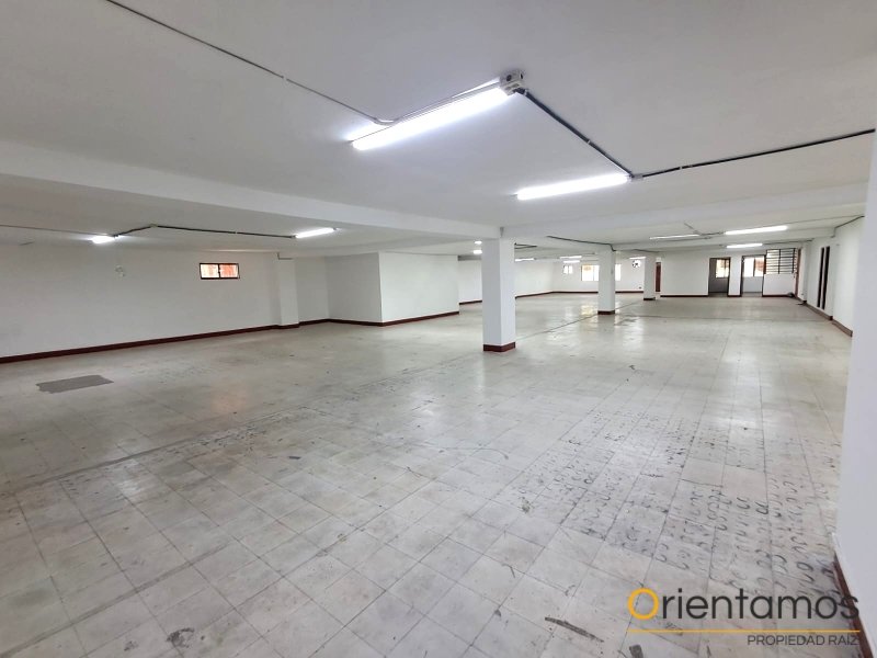 Bodega para el arriendo en Medellín - Caribe el codigo es 11648 foto numero 2