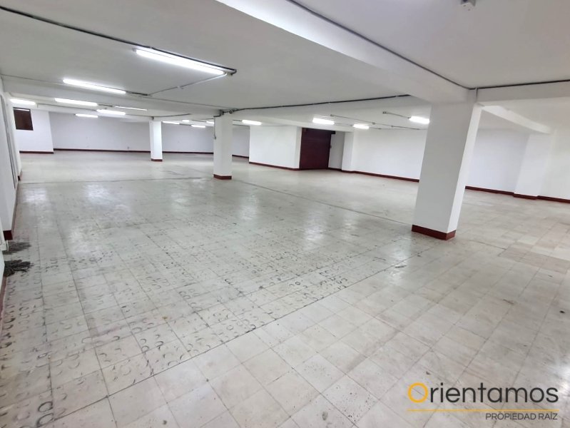 Bodega para el arriendo en Medellín - Caribe el codigo es 11648 foto numero 3