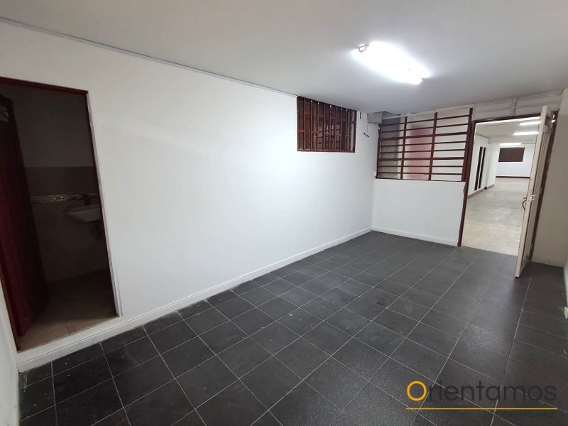 Bodega para el arriendo en Medellín - Caribe el codigo es 11648 foto numero 9